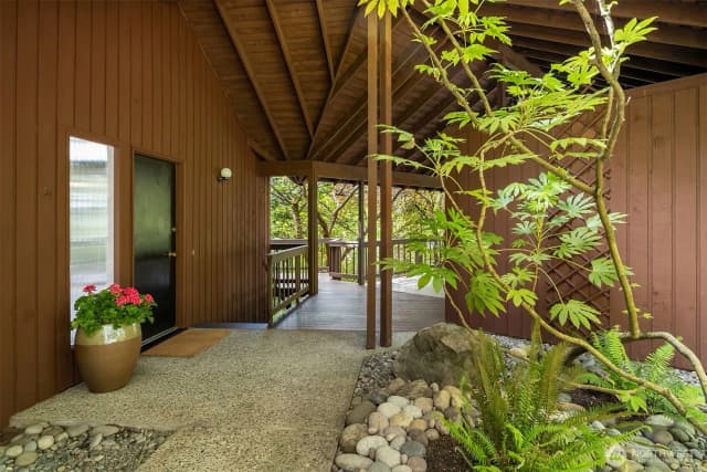 Property photo for 5709 80th Avenue Se, Mercer Island photo 4