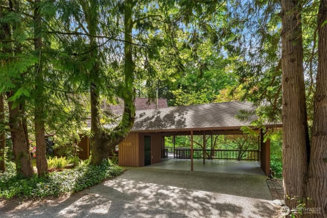Property photo for 5709 80th Avenue Se, Mercer Island photo 2