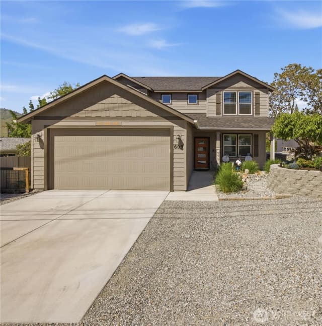 Property photo for 609 N Bradley Street, Chelan