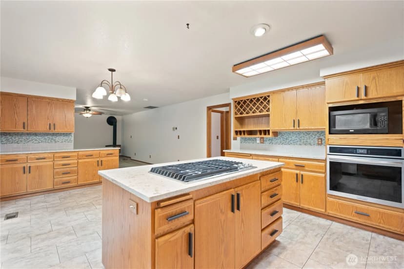 Property photo for 165 Tanglewood Drive, Longview photo 16