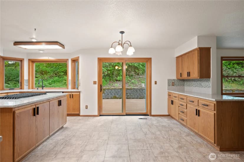 Property photo for 165 Tanglewood Drive, Longview photo 17