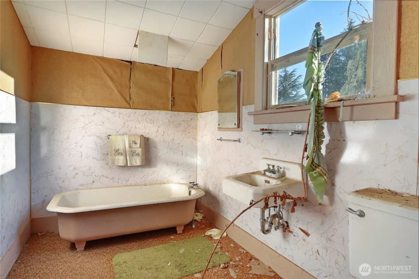 Property photo for 32910 5th Avenue, Black Diamond photo 14