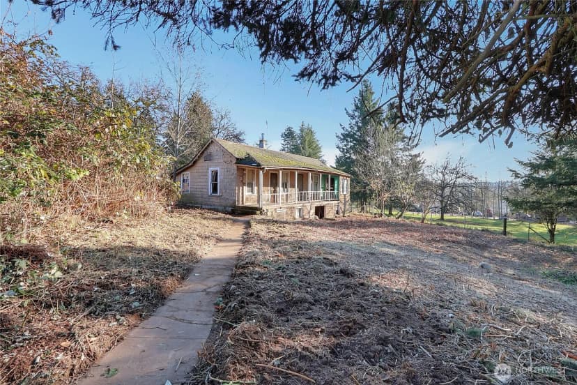 Property photo for 32910 5th Avenue, Black Diamond photo 2