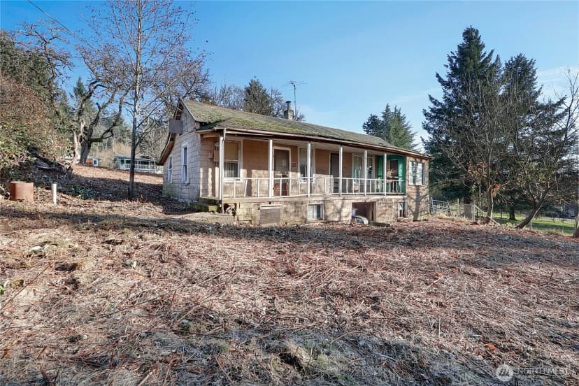 Property photo for 32910 5th Avenue, Black Diamond photo 3
