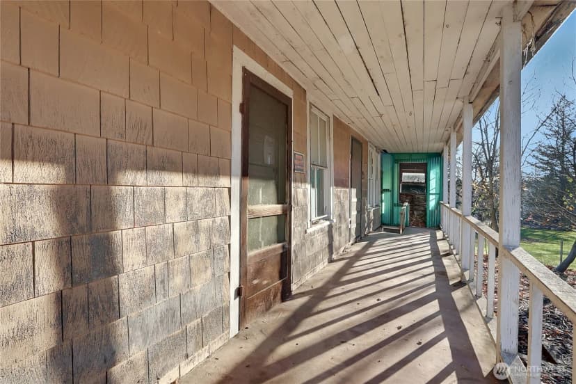 Property photo for 32910 5th Avenue, Black Diamond photo 5
