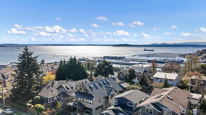 Property photo for 1524 10th Avenue W, Seattle