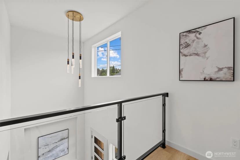 Property photo for 5446 40th Avenue Sw, Seattle photo 19