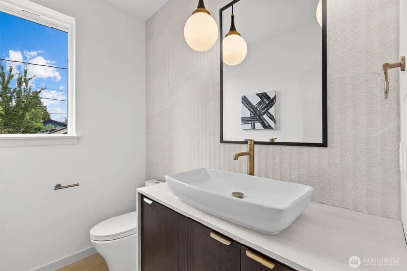 Property photo for 5446 40th Avenue Sw, Seattle photo 18