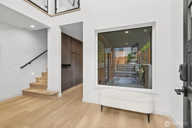 Property photo for 5446 40th Avenue Sw, Seattle photo 5