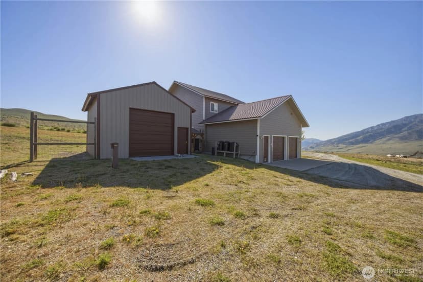 Property photo for 552 Bill Shaw Road, Pateros photo 3