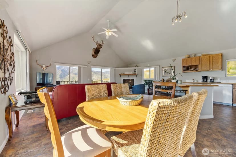Property photo for 552 Bill Shaw Road, Pateros photo 23