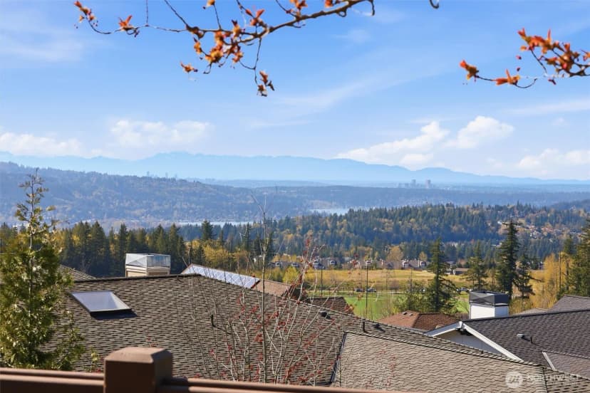 Property photo for 2734 Ne Daphne Street, Issaquah photo 4