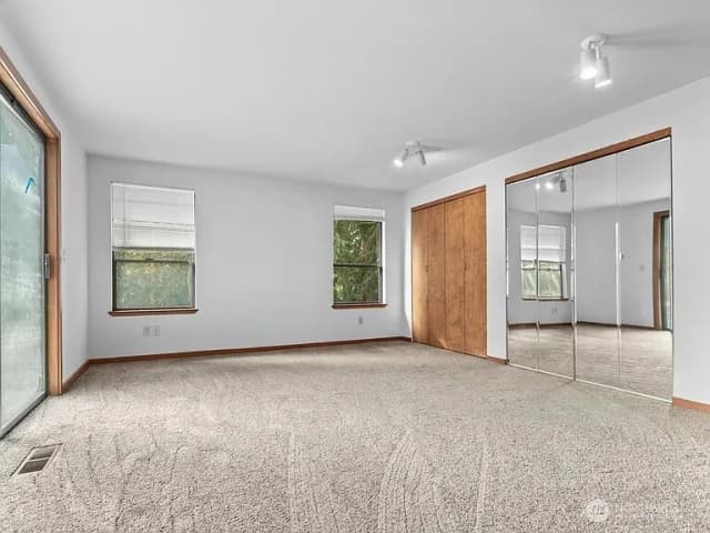 Property photo for 5008 Ne 2nd Street, Renton photo 4
