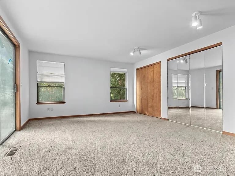 Property photo for 5008 Ne 2nd Street, Renton photo 4