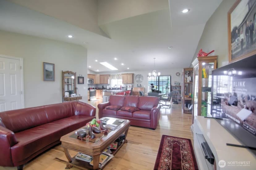 Property photo for 230 Meadow Loop, Montesano photo 8