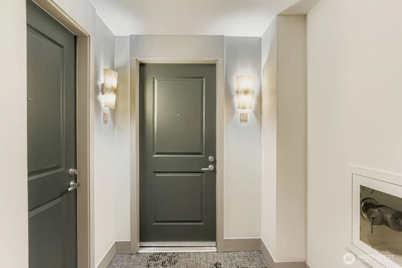 Property photo for 2607 Western Avenue #612, Seattle photo 4