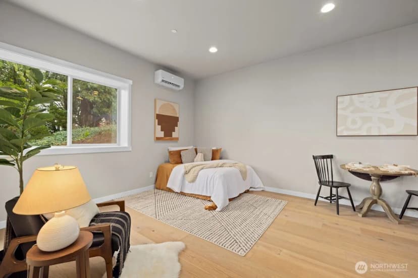 Property photo for 7853 S 132 Street, Seattle photo 11