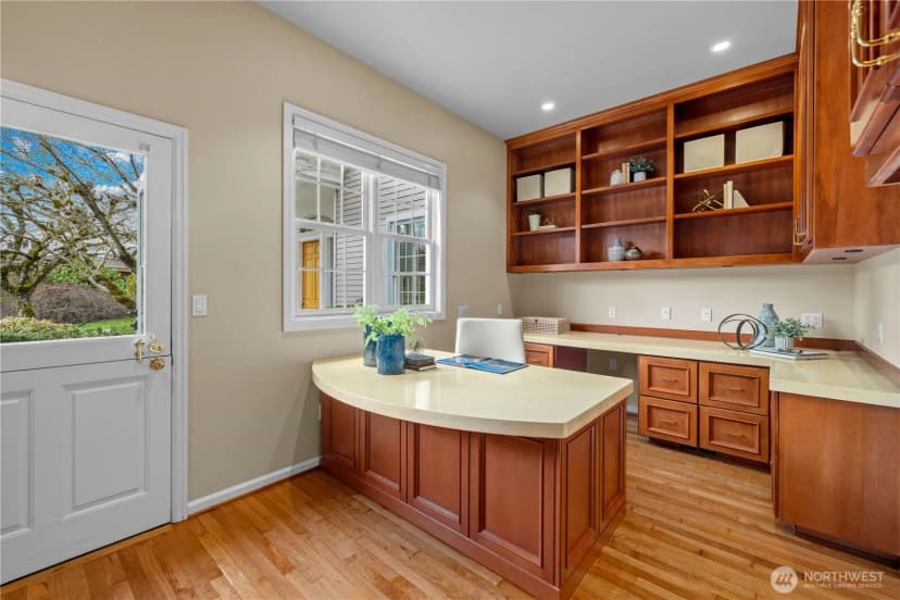 Property photo for 649 E Lake Sammamish Parkway Se, Sammamish photo 22