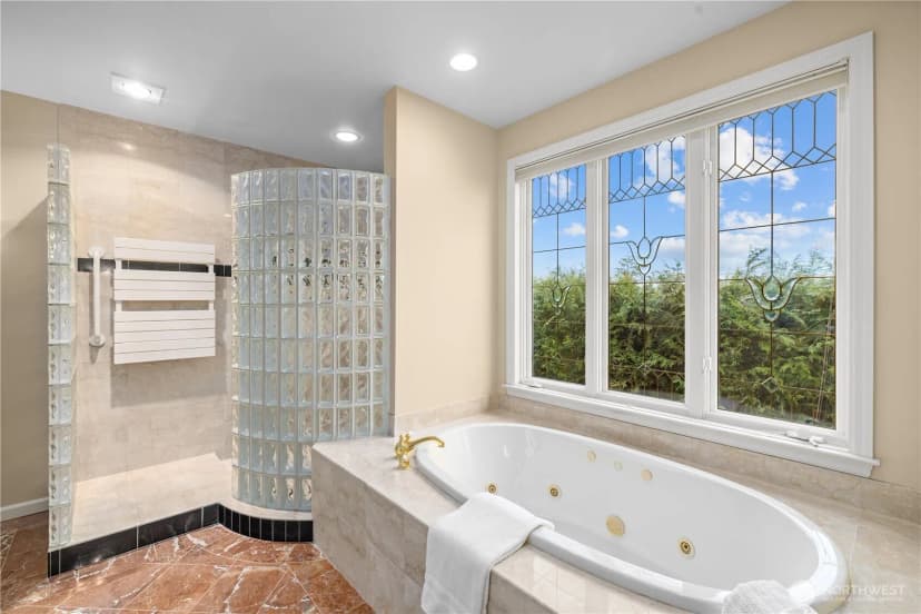 Property photo for 649 E Lake Sammamish Parkway Se, Sammamish photo 15