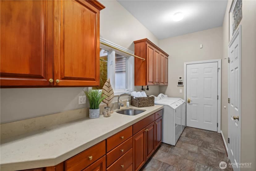 Property photo for 649 E Lake Sammamish Parkway Se, Sammamish photo 31