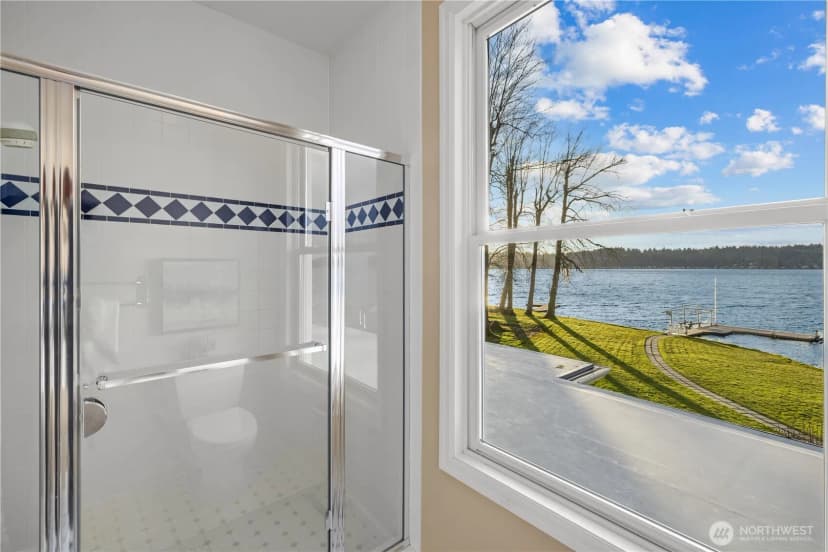 Property photo for 649 E Lake Sammamish Parkway Se, Sammamish photo 28