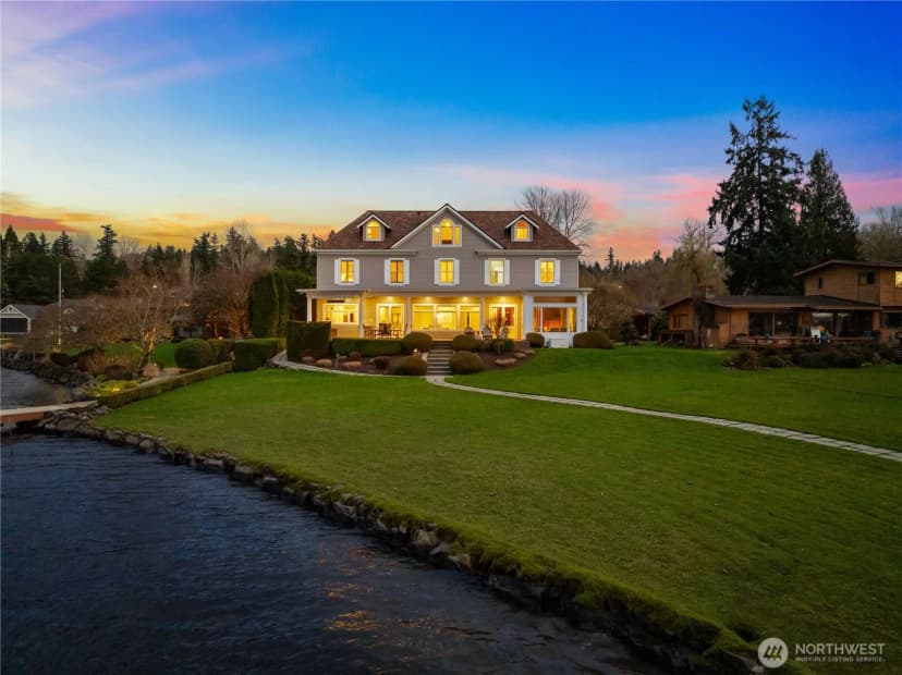 Property photo for 649 E Lake Sammamish Parkway Se, Sammamish photo 2