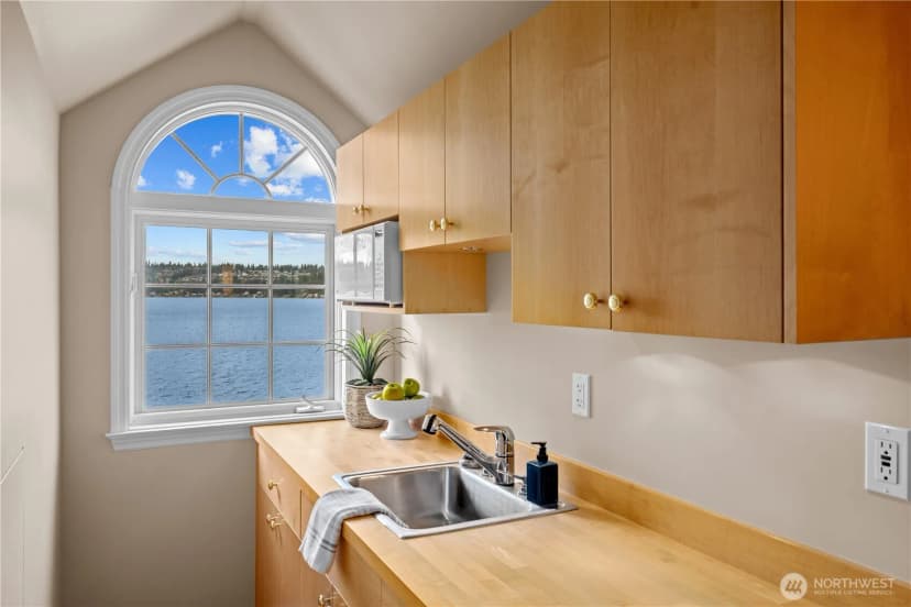 Property photo for 649 E Lake Sammamish Parkway Se, Sammamish photo 18