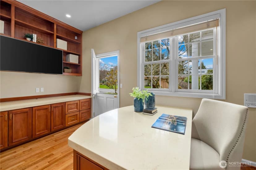 Property photo for 649 E Lake Sammamish Parkway Se, Sammamish photo 23
