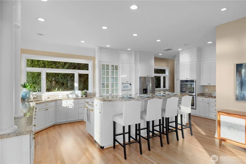Property photo for 649 E Lake Sammamish Parkway Se, Sammamish photo 8