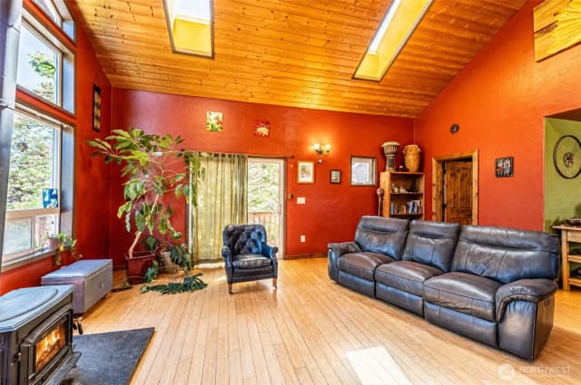 Property photo for 8102 Silva Avenue Se, Snoqualmie photo 4