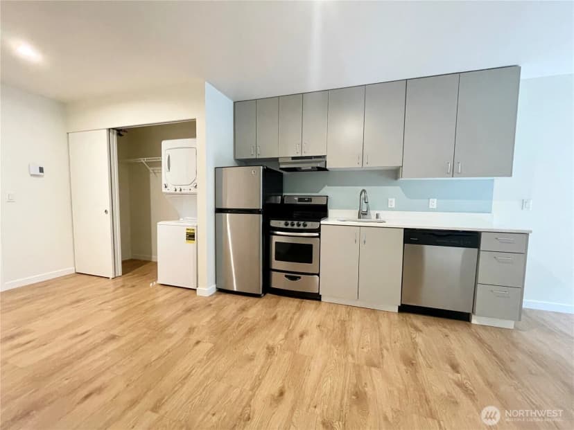 Property photo for 2249 Ne 46th Street, Seattle photo 3