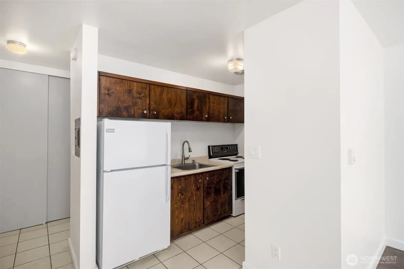 Property photo for 2233 Ne 46th Street, Seattle photo 13