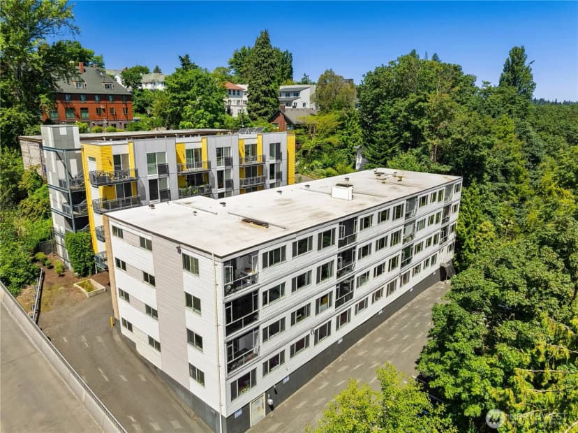 Property photo for 2233 Ne 46th Street, Seattle