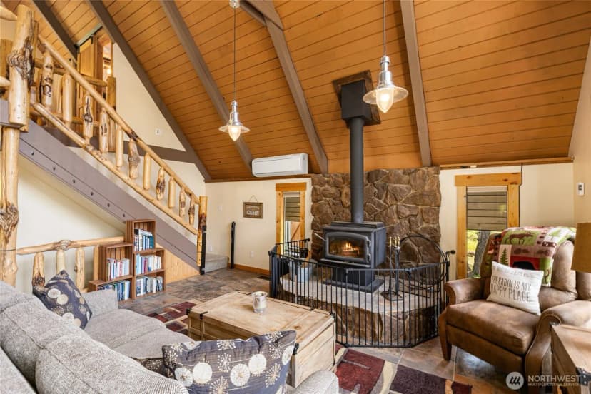 Property photo for 151 Sandstone Drive, Ronald photo 16