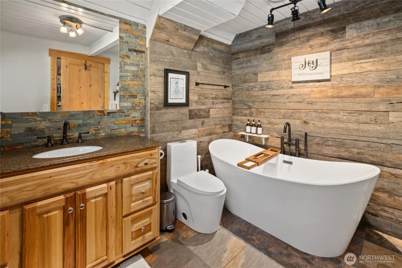 Property photo for 151 Sandstone Drive, Ronald photo 14
