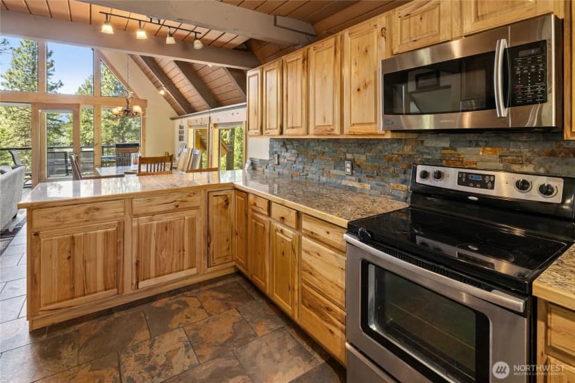 Property photo for 151 Sandstone Drive, Ronald photo 6