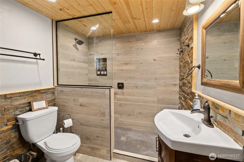Property photo for 151 Sandstone Drive, Ronald photo 24