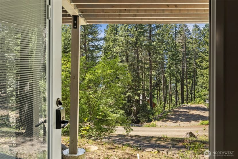 Property photo for 151 Sandstone Drive, Ronald photo 30