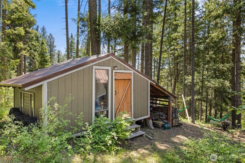 Property photo for 151 Sandstone Drive, Ronald photo 32