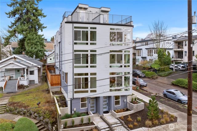 Property photo for 724 N 36th Street, Seattle photo 3