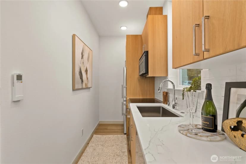 Property photo for 724 N 36th Street, Seattle photo 9
