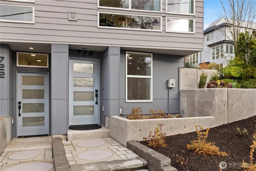 Property photo for 724 N 36th Street, Seattle photo 4