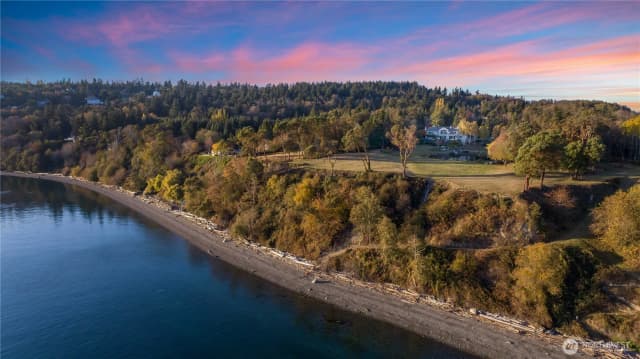 Property photo for 4205 Sw Point Robinson Road, Vashon photo 2
