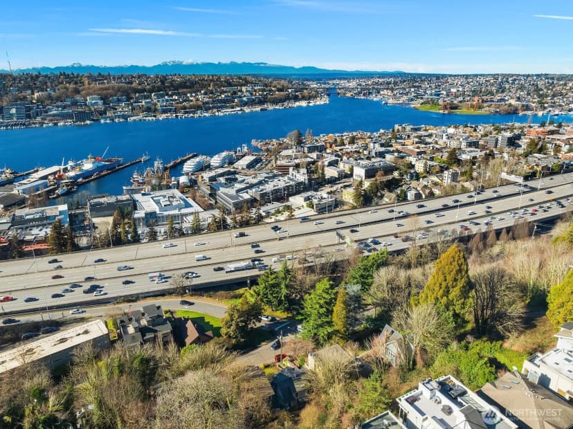 Property photo for 1606 Lakeview Boulevard E, Seattle photo 31