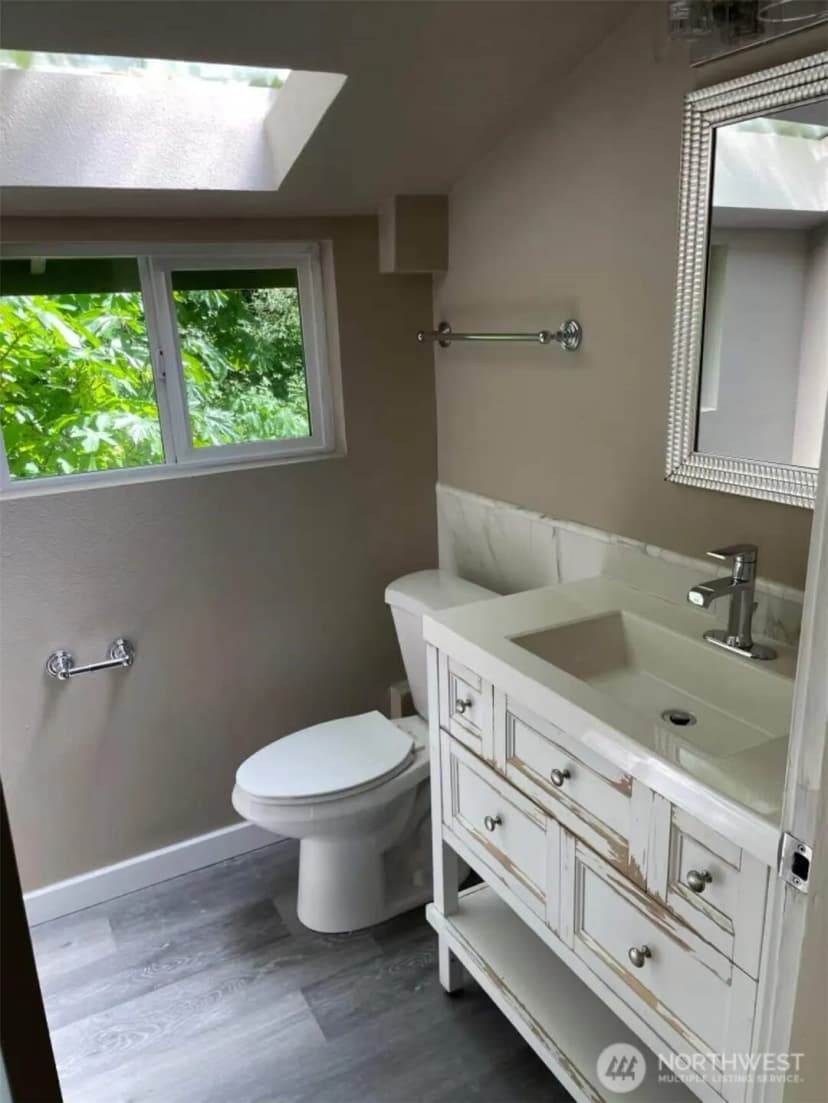 Property photo for 1606 Lakeview Boulevard E, Seattle photo 6