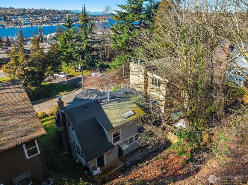 Property photo for 1606 Lakeview Boulevard E, Seattle photo 27