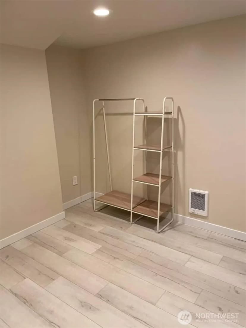 Property photo for 1606 Lakeview Boulevard E, Seattle photo 18