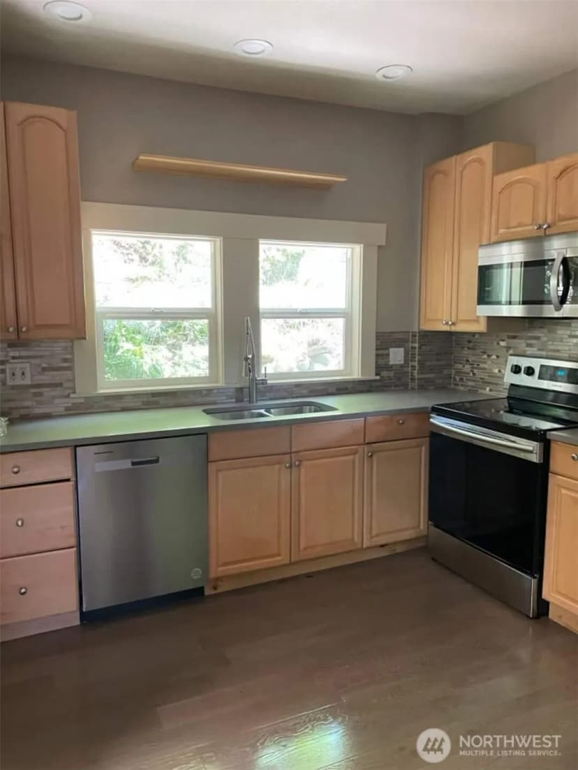 Property photo for 1606 Lakeview Boulevard E, Seattle photo 10