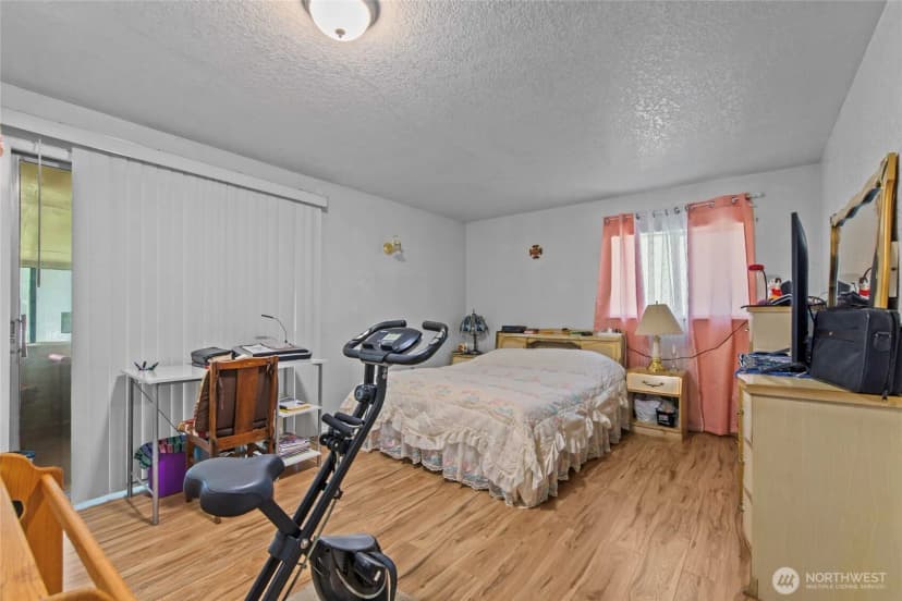 Property photo for 3903 Harrison Avenue, Centralia photo 40