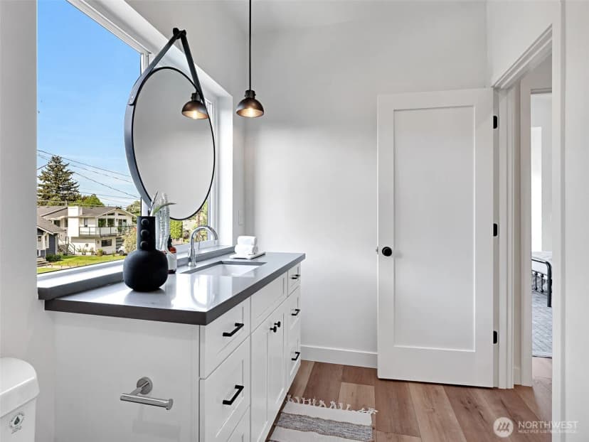 Property photo for 8128 12th Avenue Sw #a, Seattle photo 15
